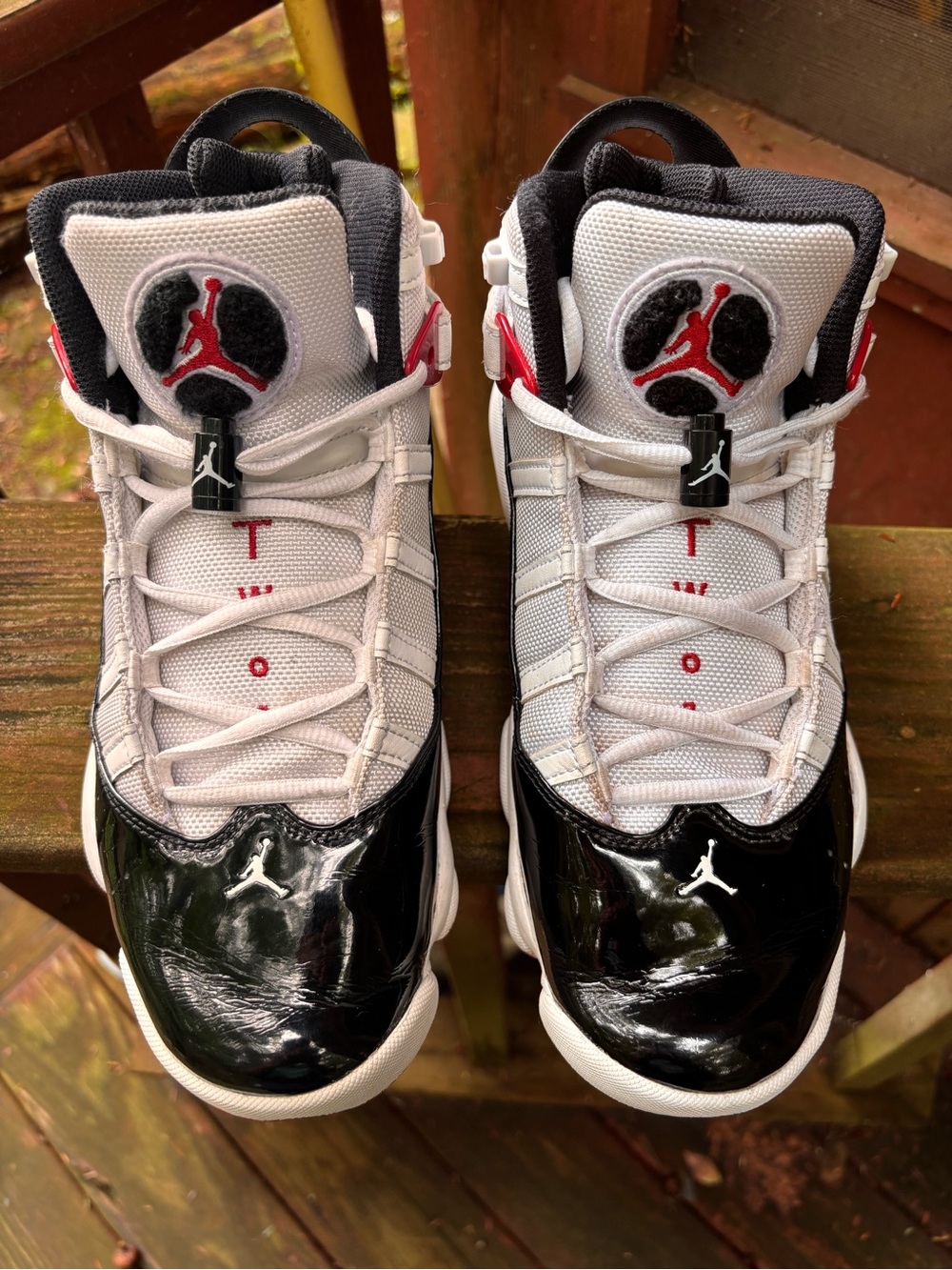 Jordan Mens Black/White/Red Retro Sneakers
